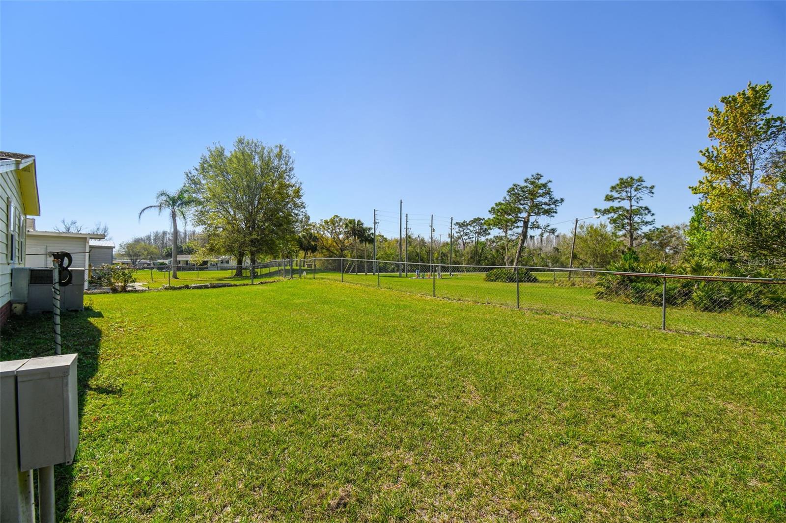 Image 21 of 27 For 2706 Cranmoor Drive