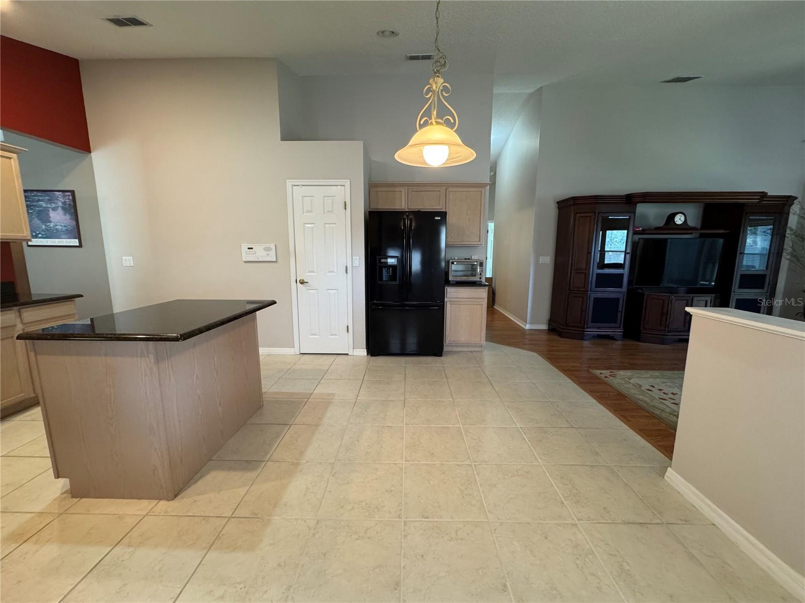 Image 11 of 37 For 619 Blenheim Loop