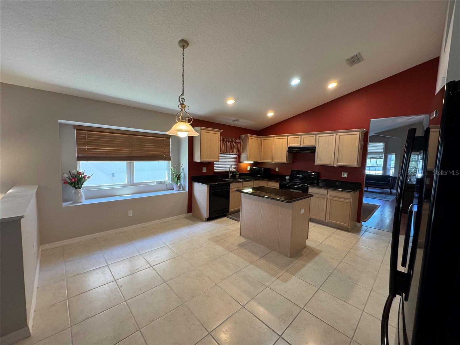 Image 12 of 37 For 619 Blenheim Loop