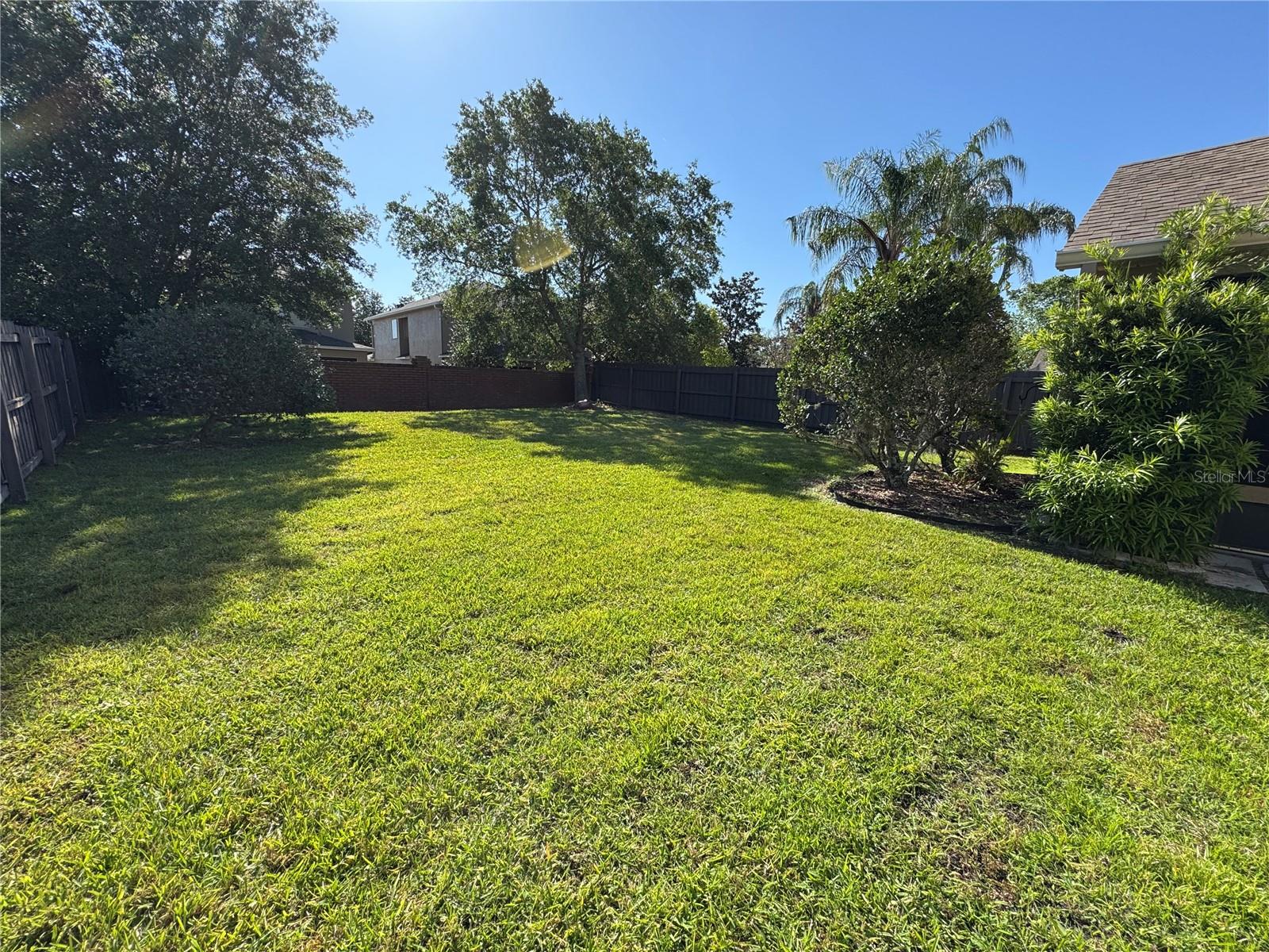 Image 32 of 37 For 619 Blenheim Loop