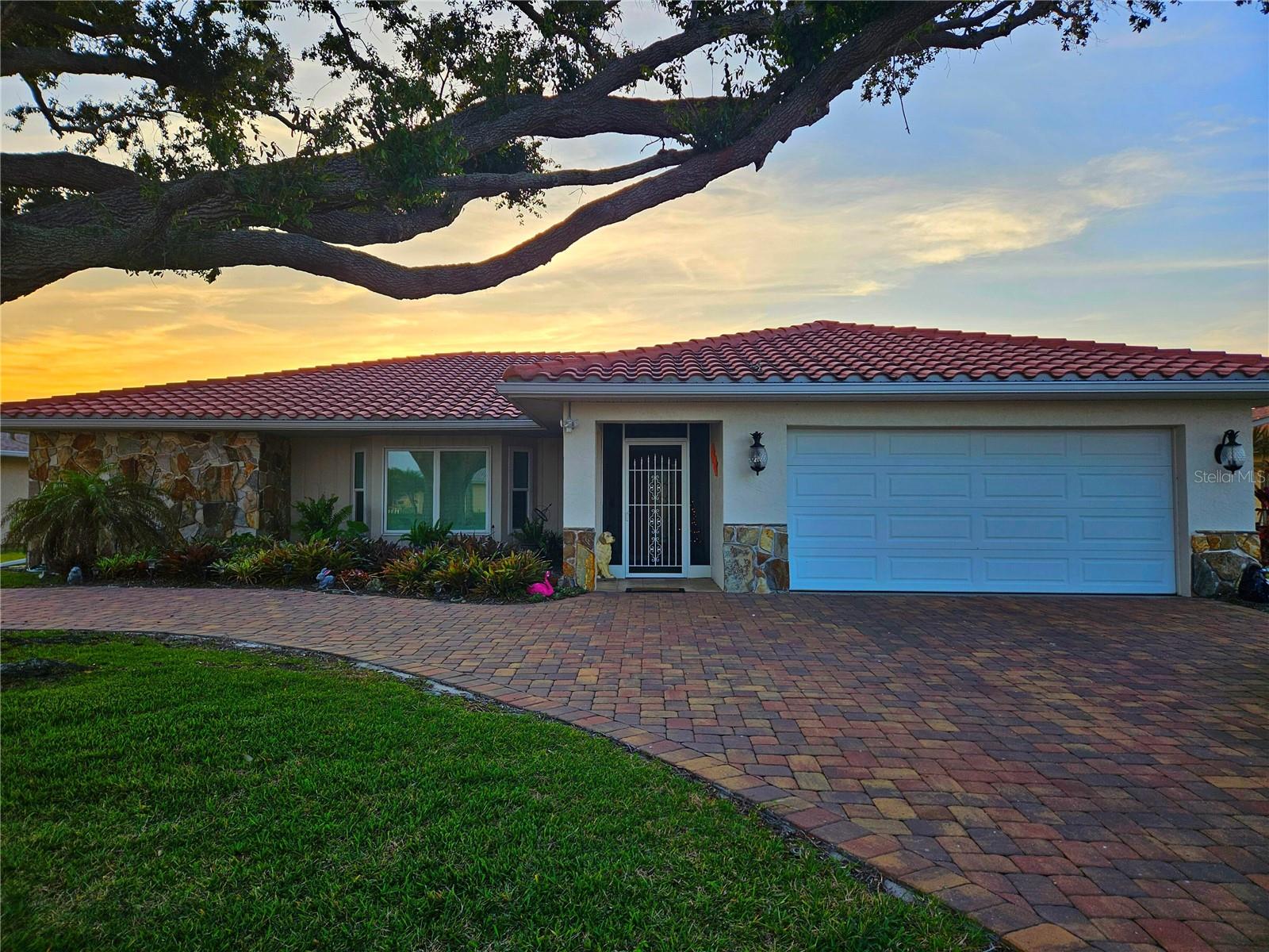 Details for 1706 Lakeside Court, VENICE, FL 34293