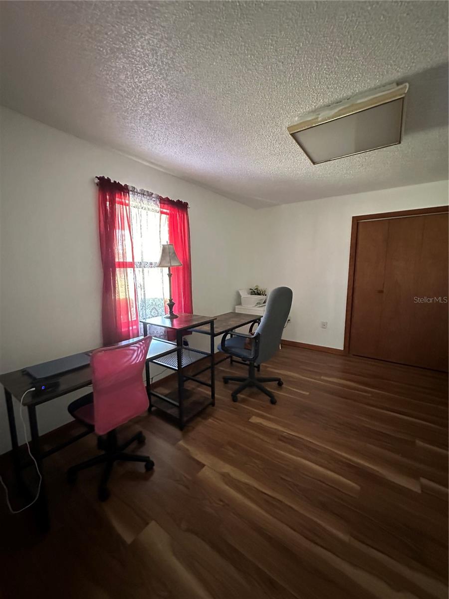 Listing photo id 13 for 13220 225th Road