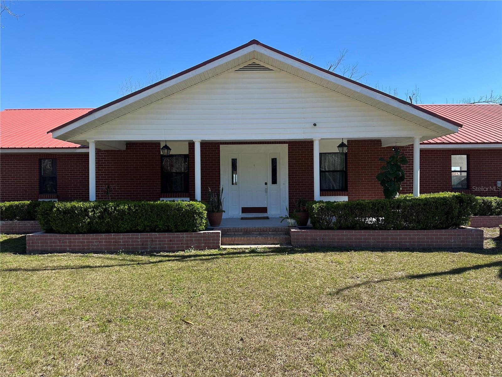 Listing photo id 0 for 13220 225th Road
