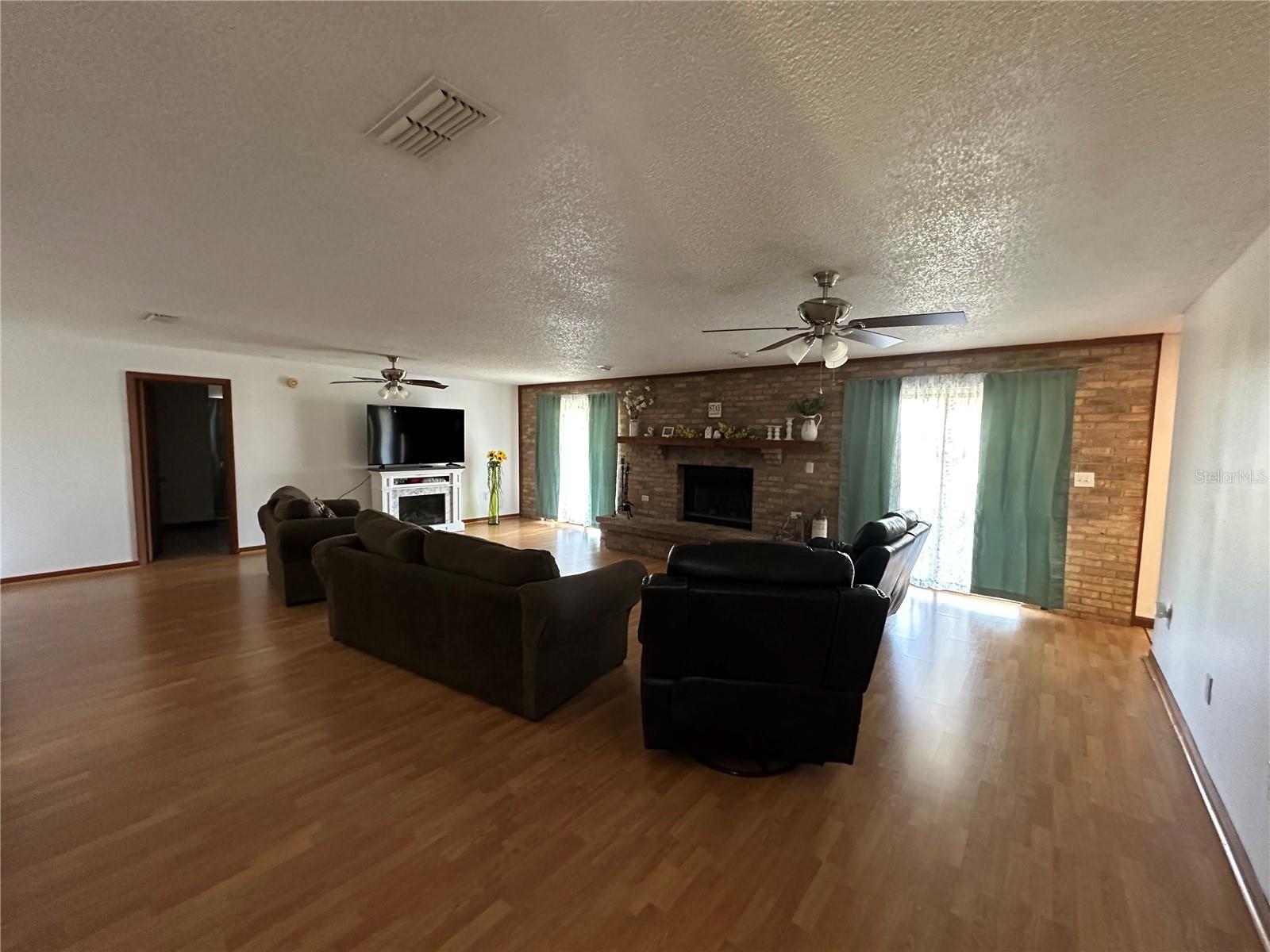 Listing photo id 6 for 13220 225th Road