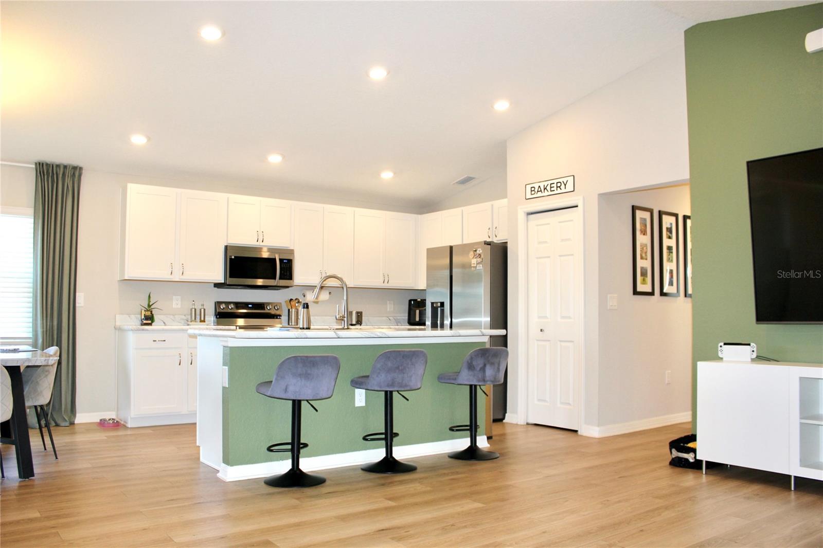 Image 16 of 79 For 2294 Sunset Way