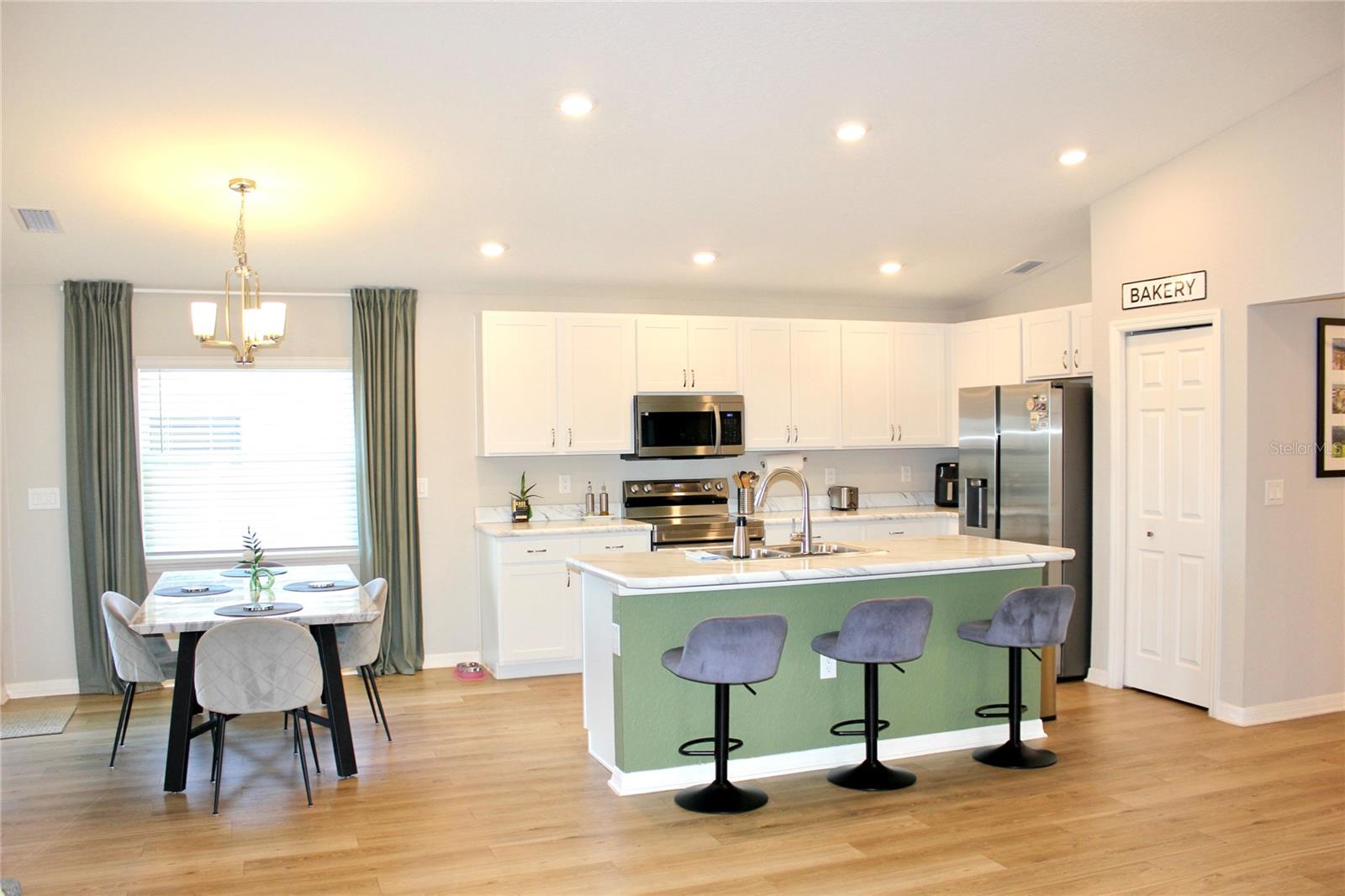 Image 17 of 79 For 2294 Sunset Way
