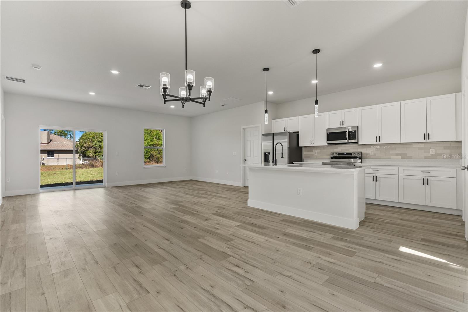Image 14 of 48 For 17046 Sw 44th Cir