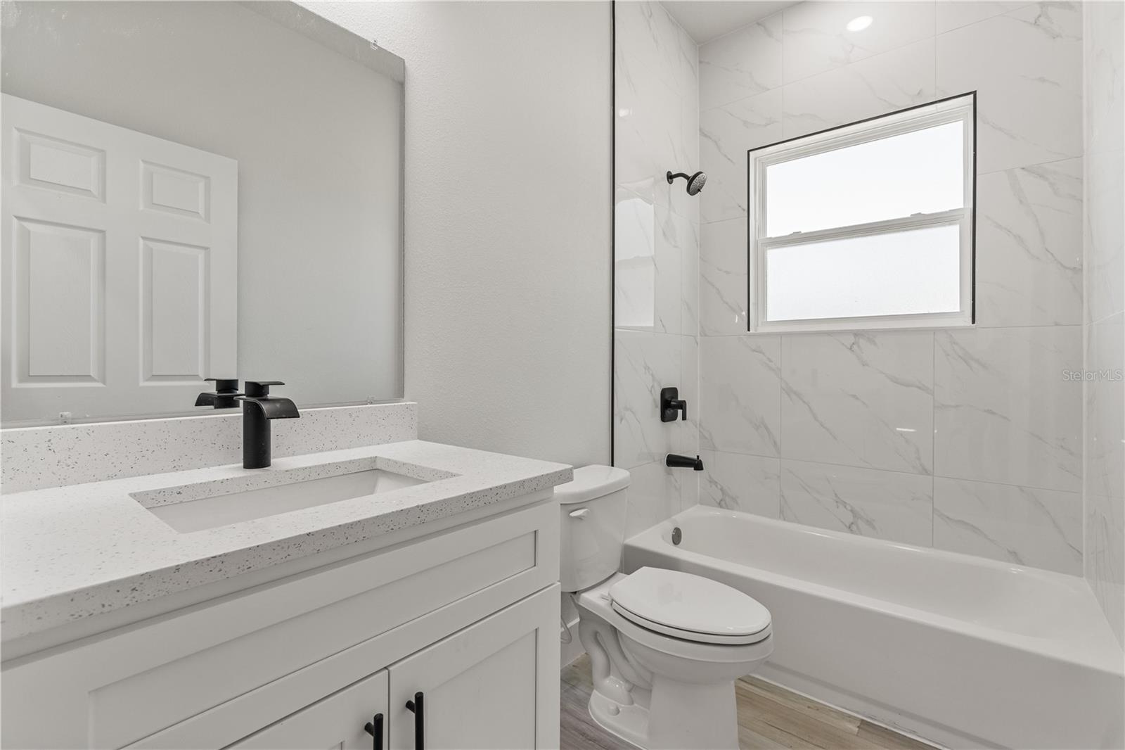 Image 31 of 48 For 17046 Sw 44th Cir