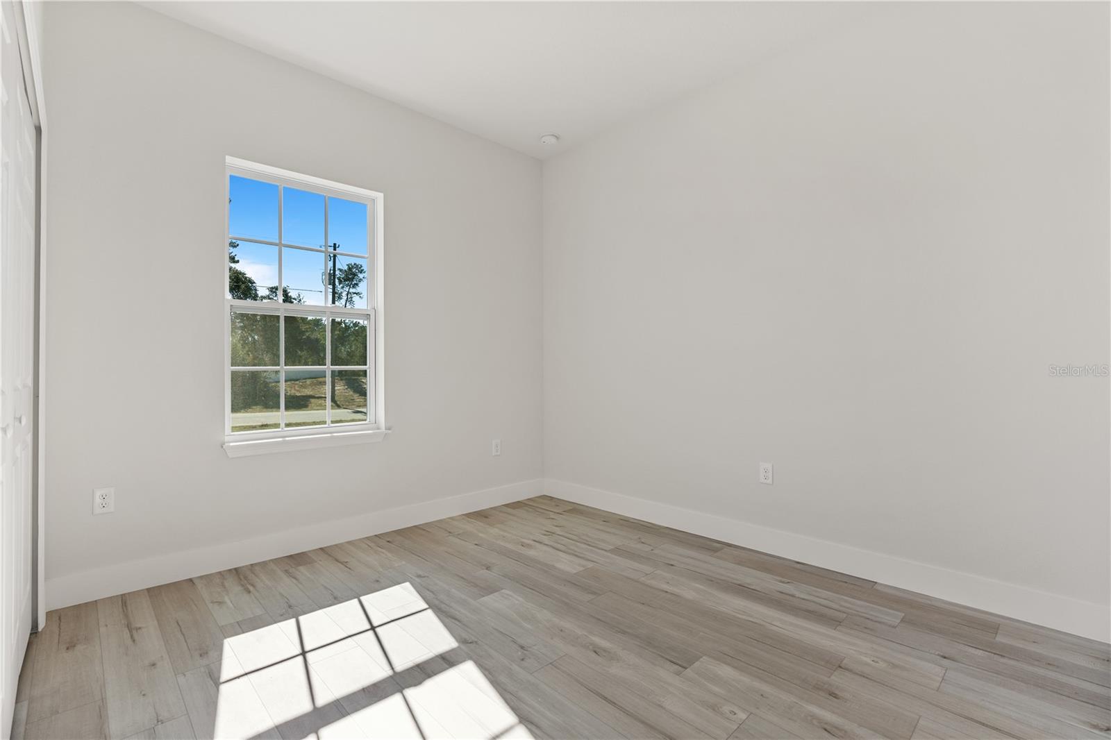 Image 32 of 48 For 17046 Sw 44th Cir