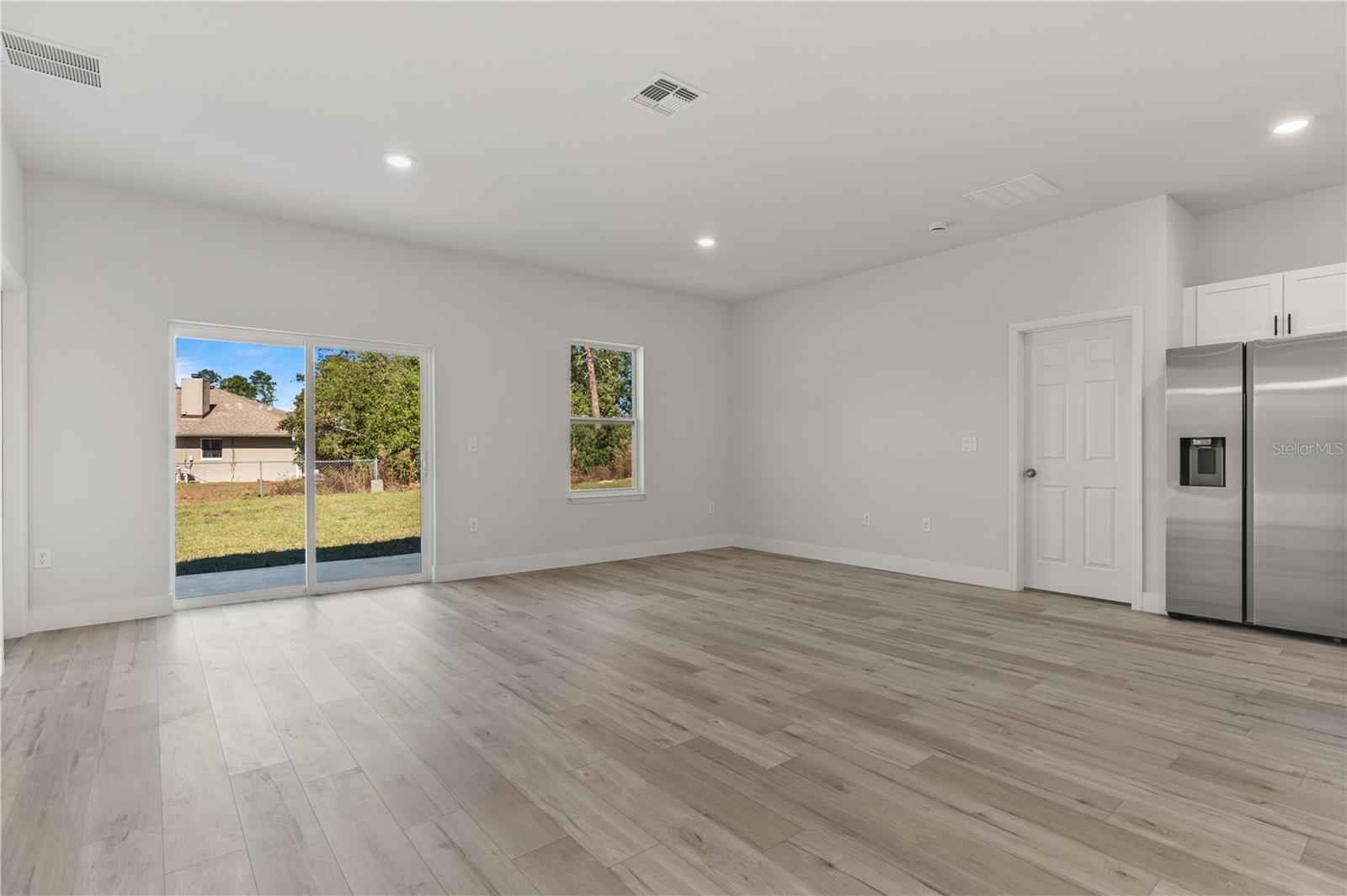 Image 6 of 48 For 17046 Sw 44th Cir