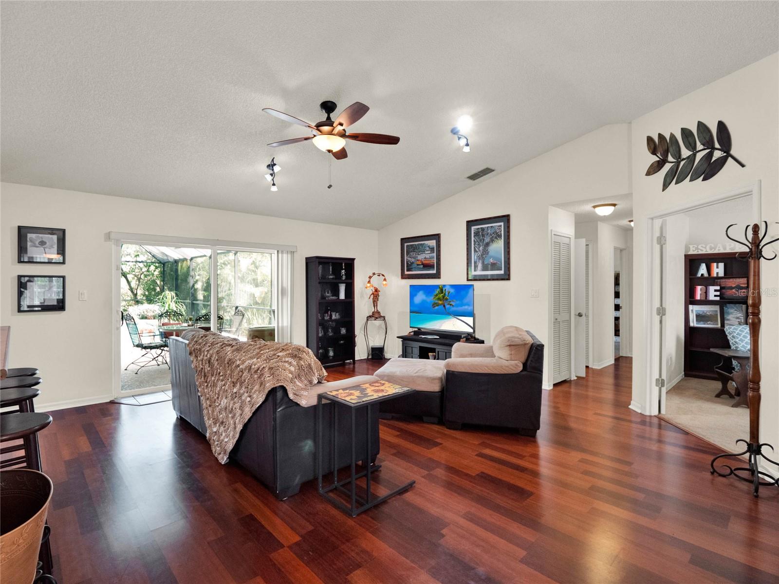 Image 11 of 32 For 14540 Pointe East Trail