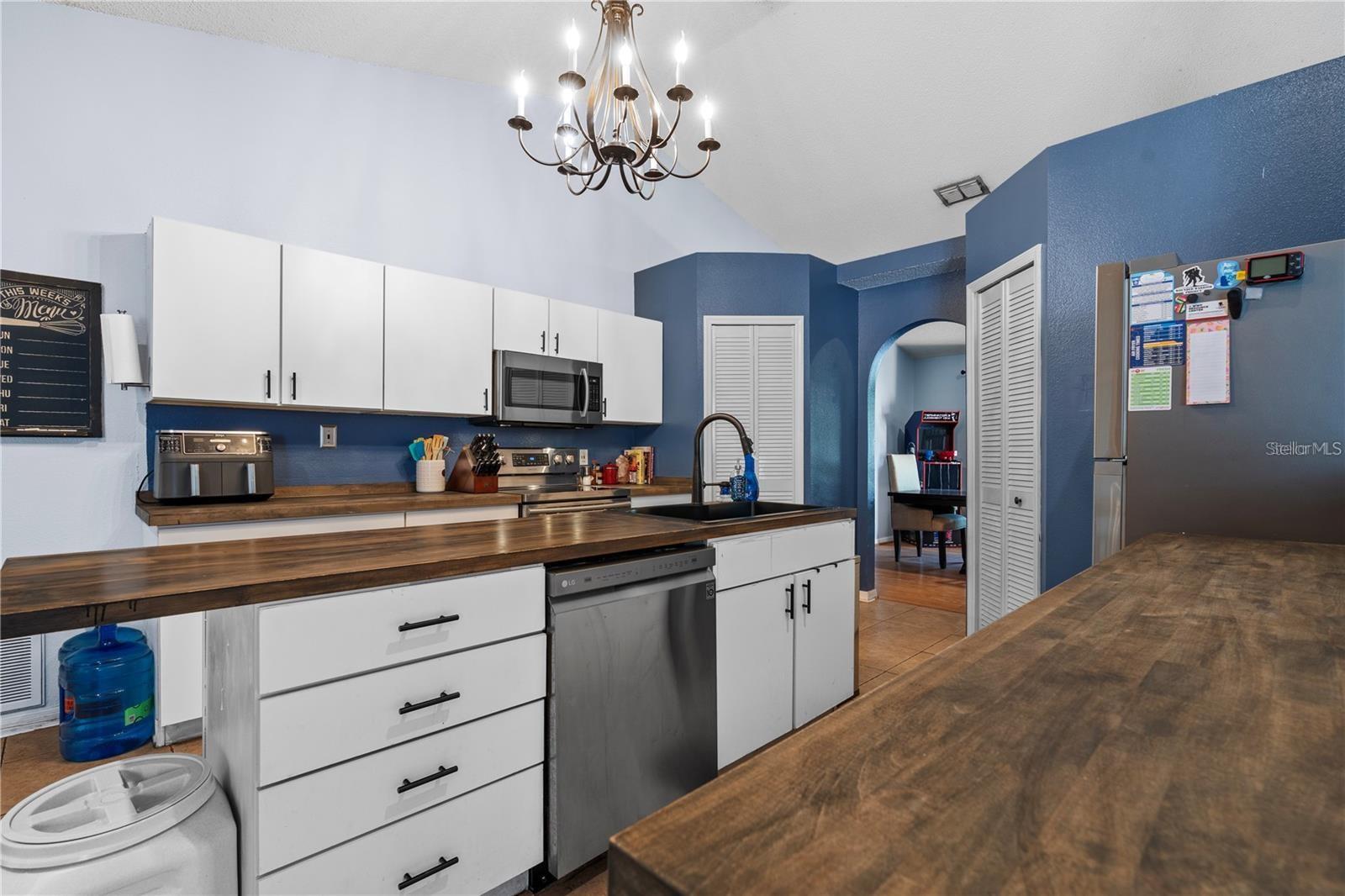 Image 13 of 41 For 57 Ryarbor Drive