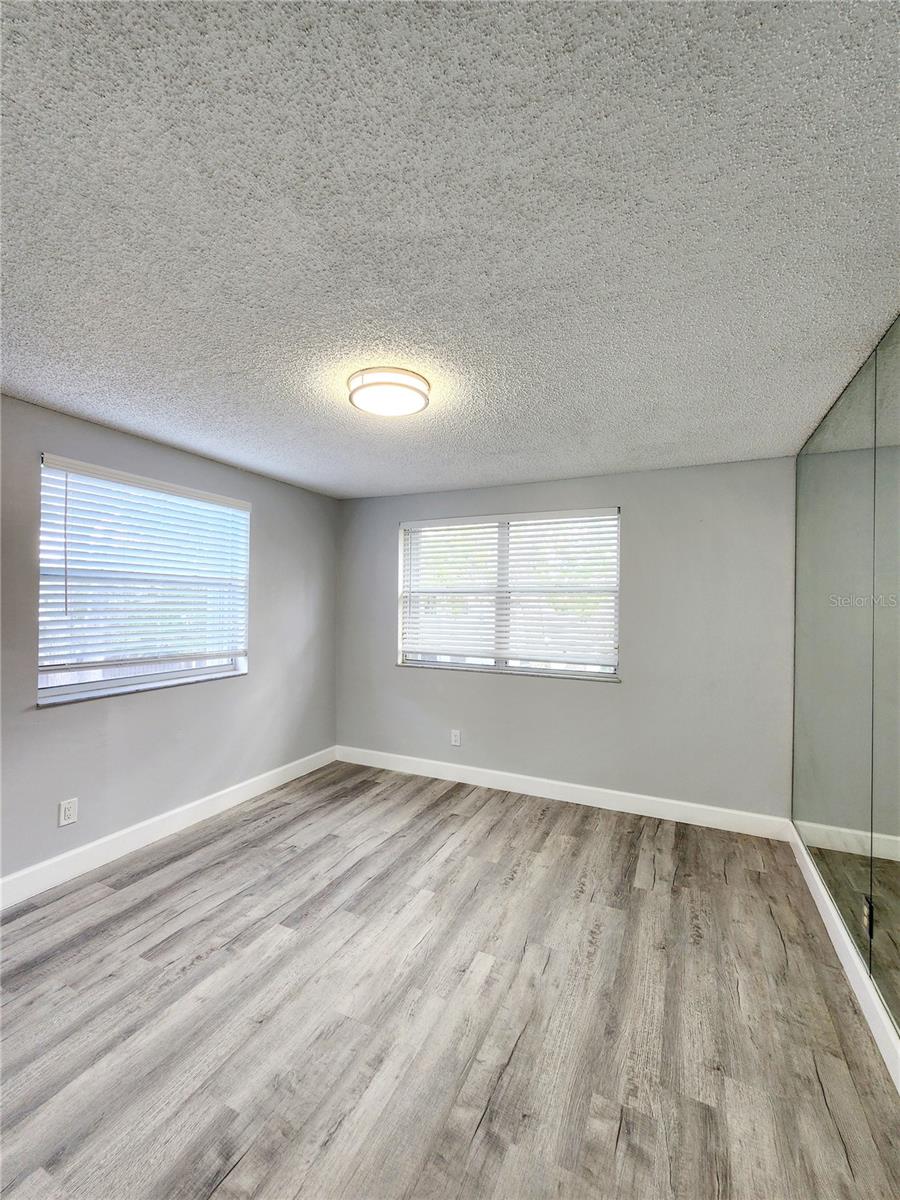 Image 24 of 39 For 4801 Grapevine Way
