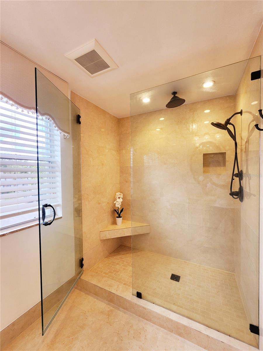 Image 33 of 39 For 4801 Grapevine Way