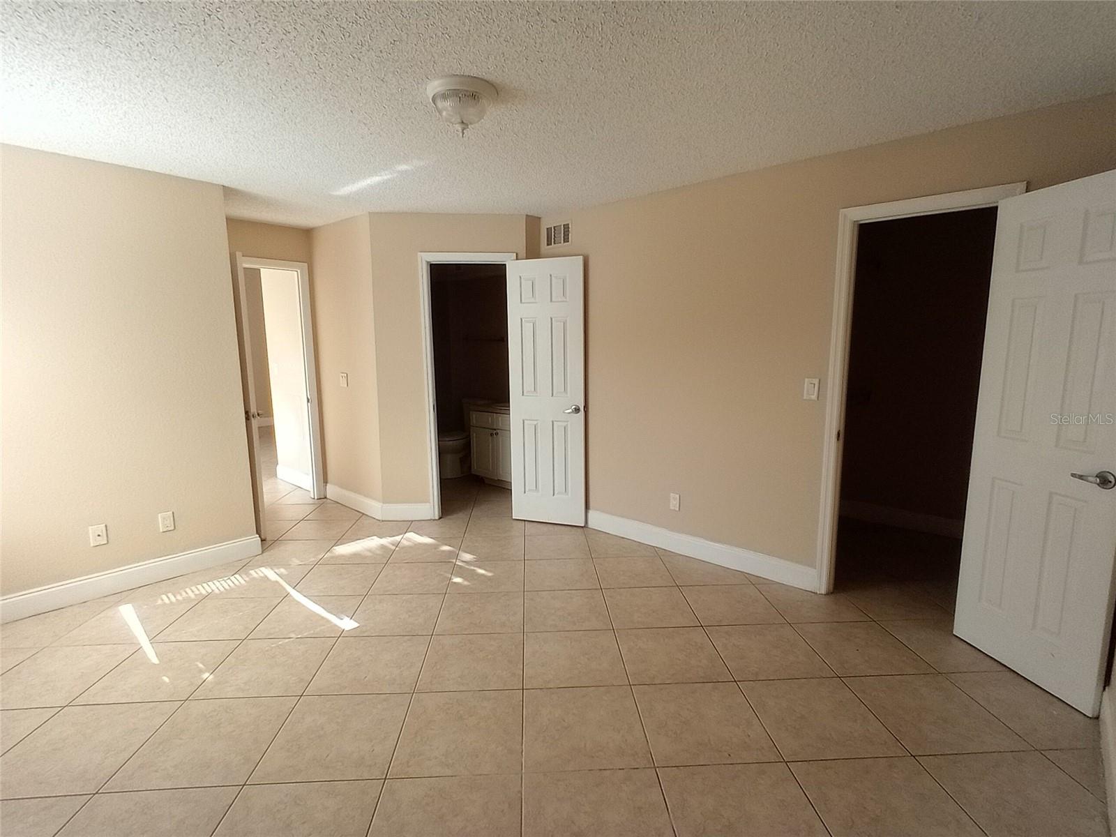 Image 15 of 22 For 5737 Gatlin Avenue 428