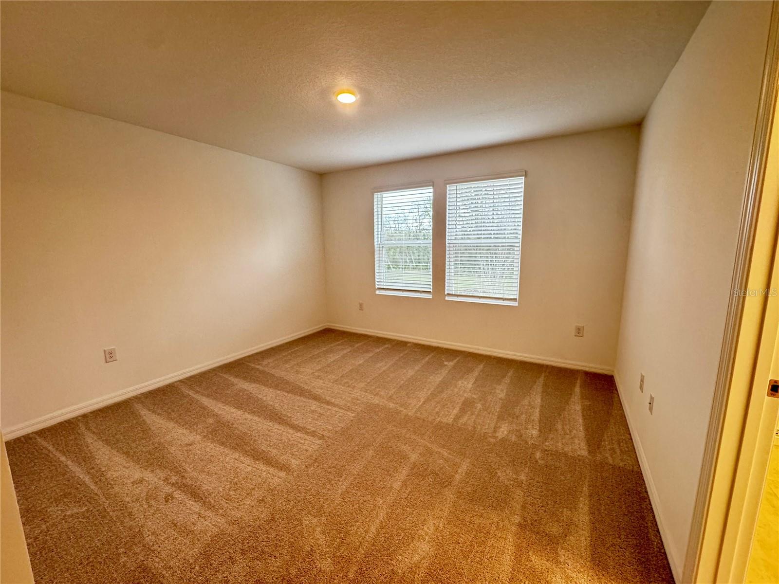 Image 14 of 32 For 3037 Canary Avenue
