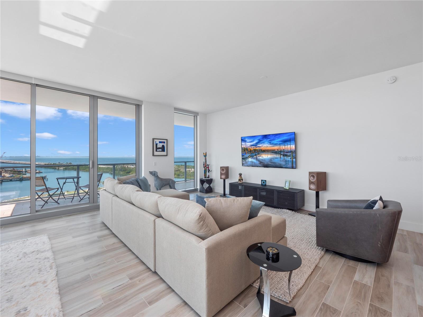 Listing photo id 20 for 5120 Marina Way 12003