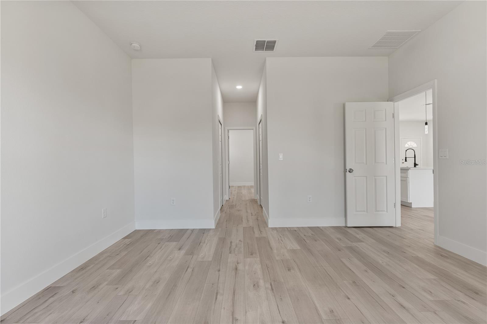 Image 21 of 51 For 17052 Sw 44th Cir