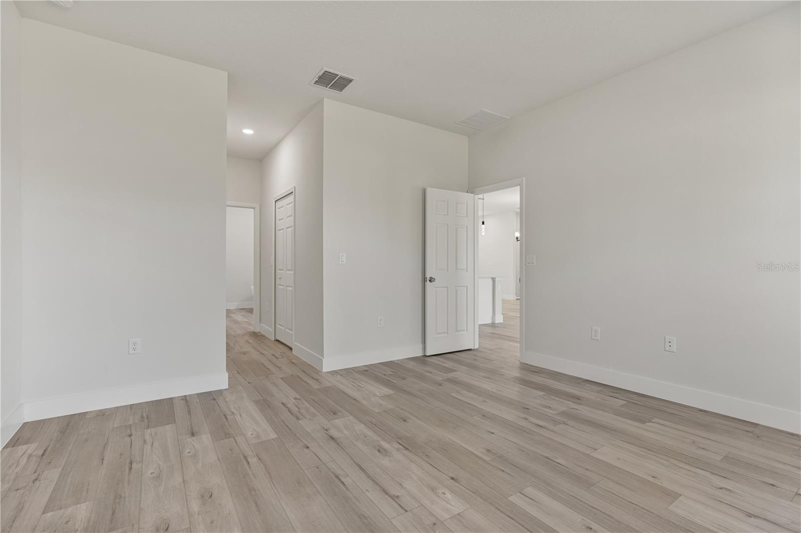 Image 22 of 51 For 17052 Sw 44th Cir