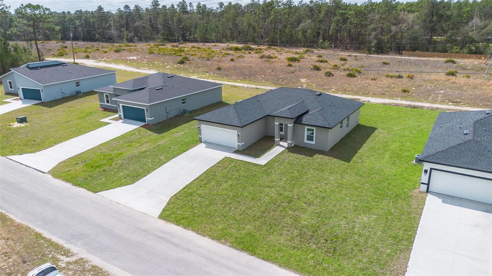 Image 37 of 51 For 17052 Sw 44th Cir