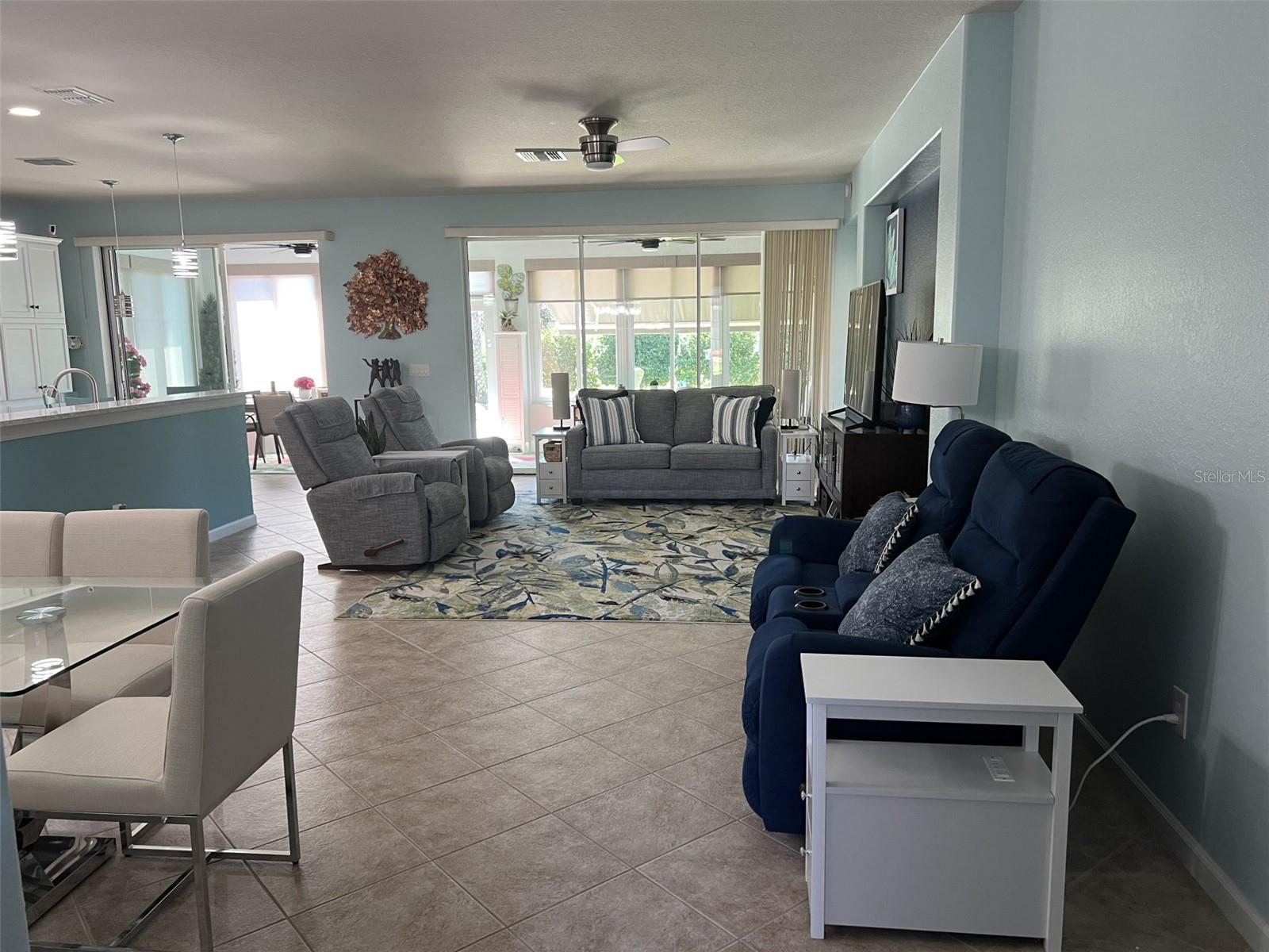 Image 6 of 45 For 6832 93rd Avenue