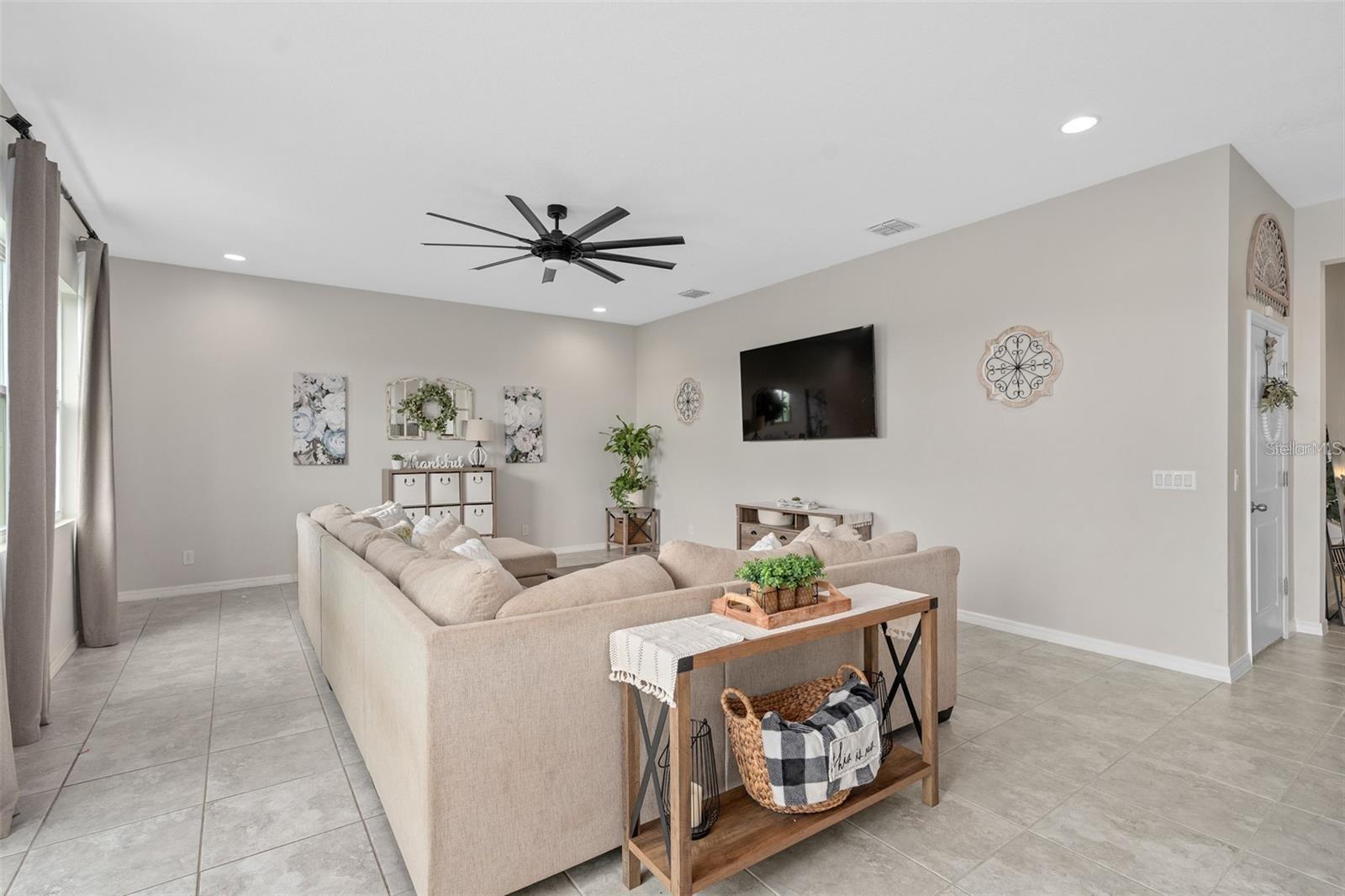 Image 14 of 34 For 2091 Brillante Drive