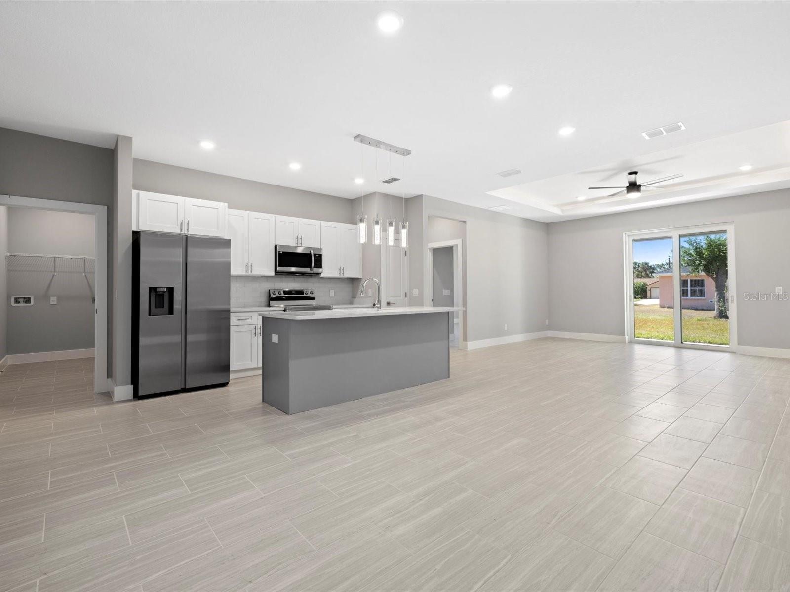 Image 10 of 31 For 24520 Kingsway Circle