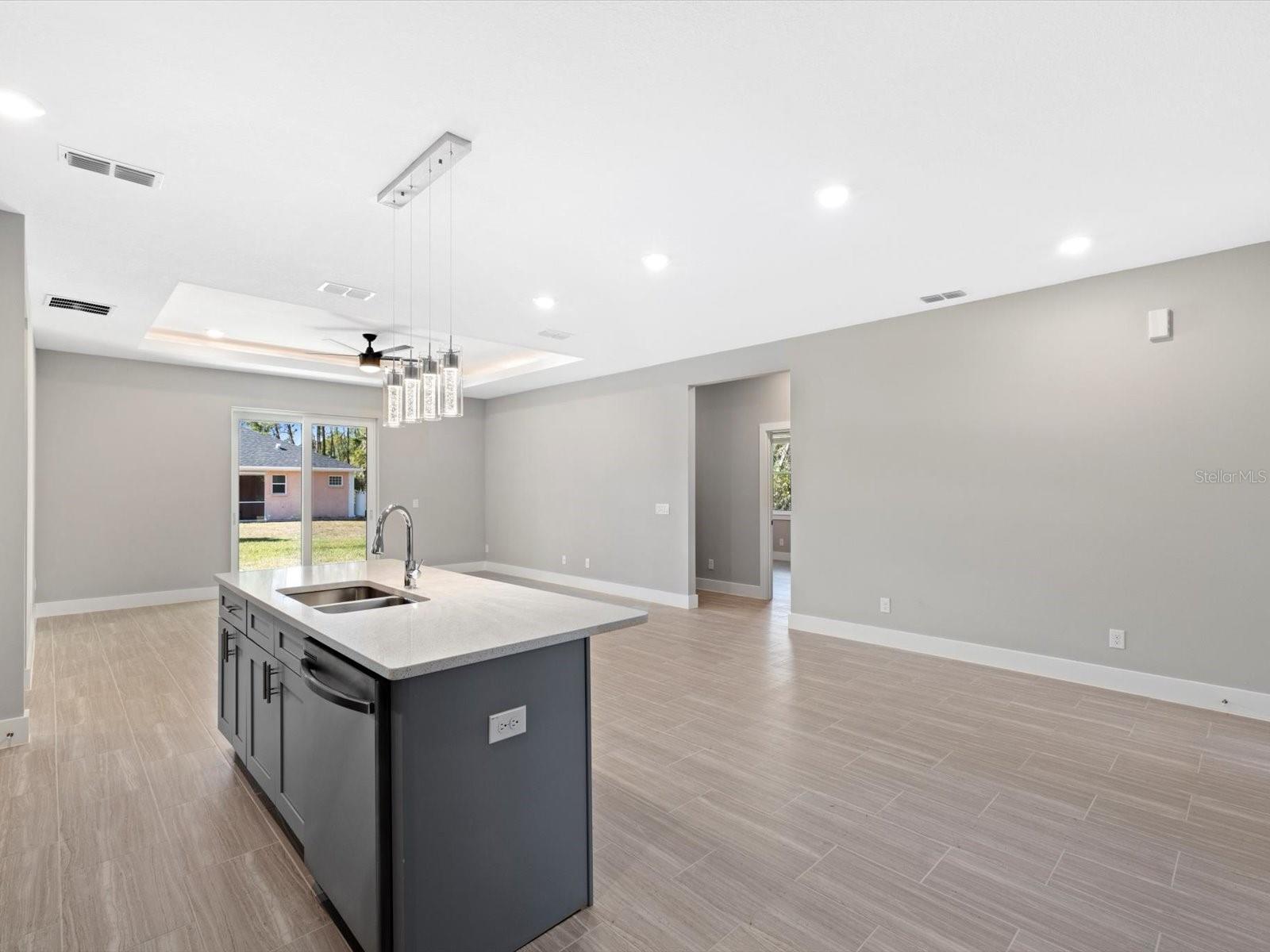 Image 12 of 31 For 24520 Kingsway Circle