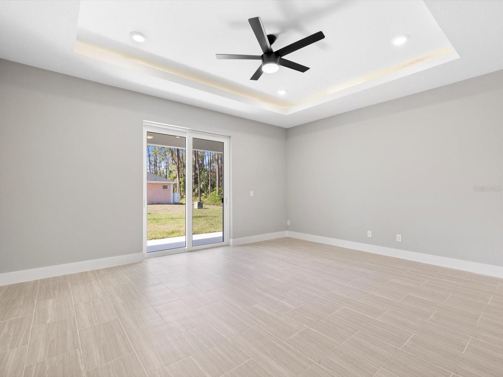 Image 18 of 31 For 24520 Kingsway Circle