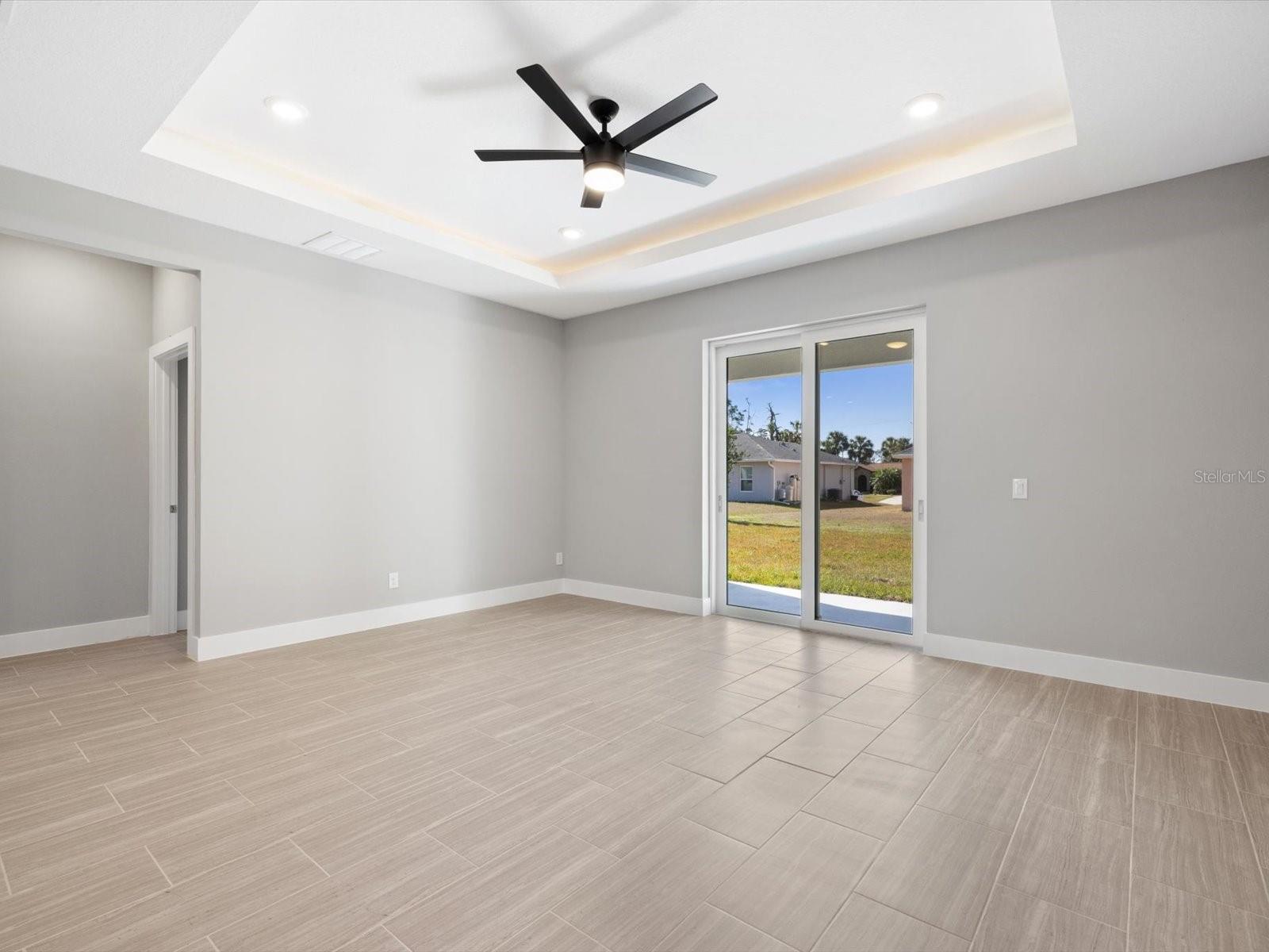 Image 19 of 31 For 24520 Kingsway Circle