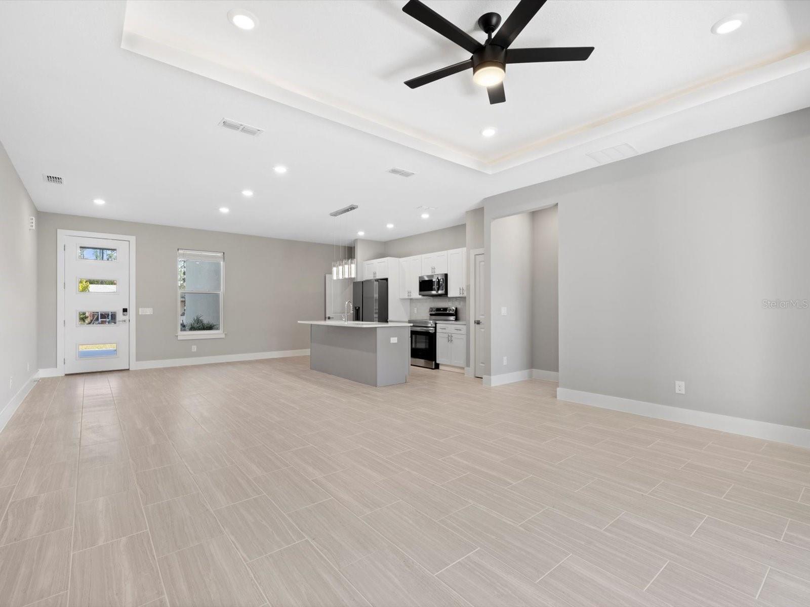 Image 20 of 31 For 24520 Kingsway Circle