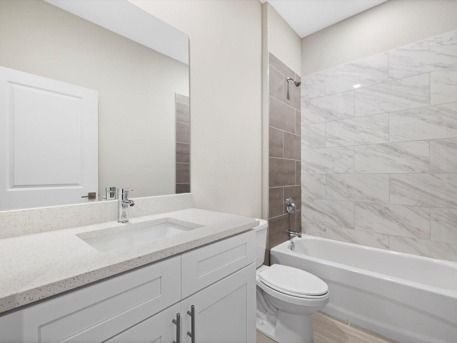 Image 23 of 31 For 24520 Kingsway Circle