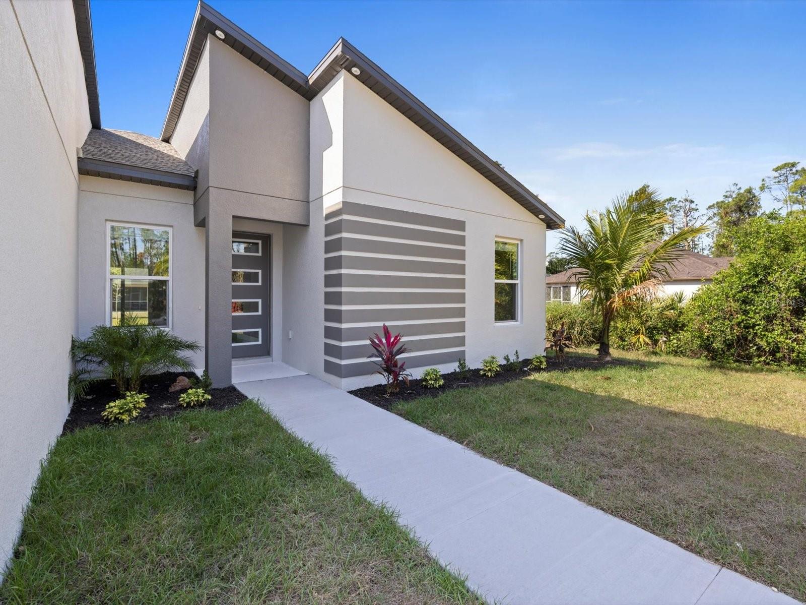 Image 3 of 31 For 24520 Kingsway Circle