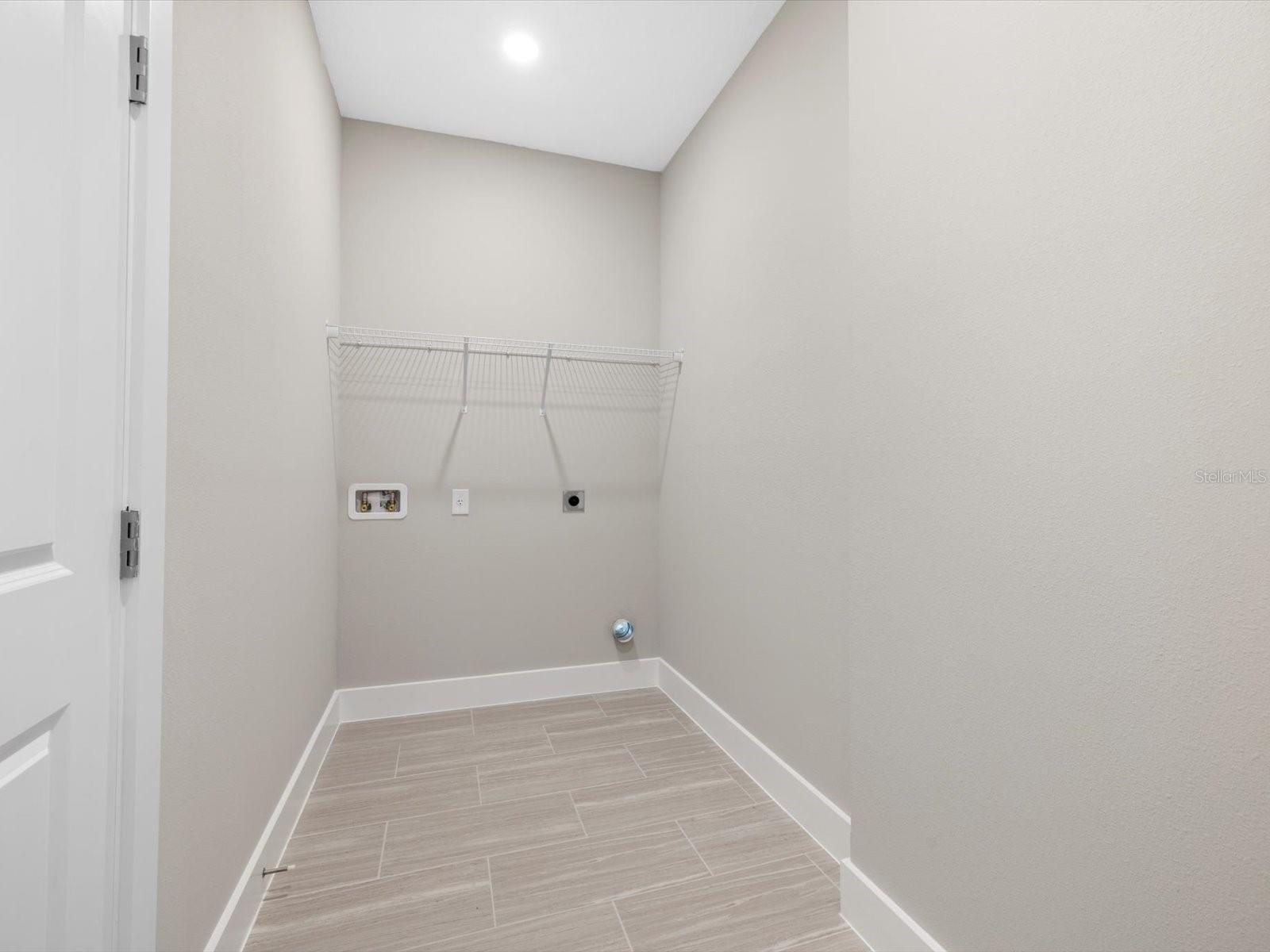Image 31 of 31 For 24520 Kingsway Circle