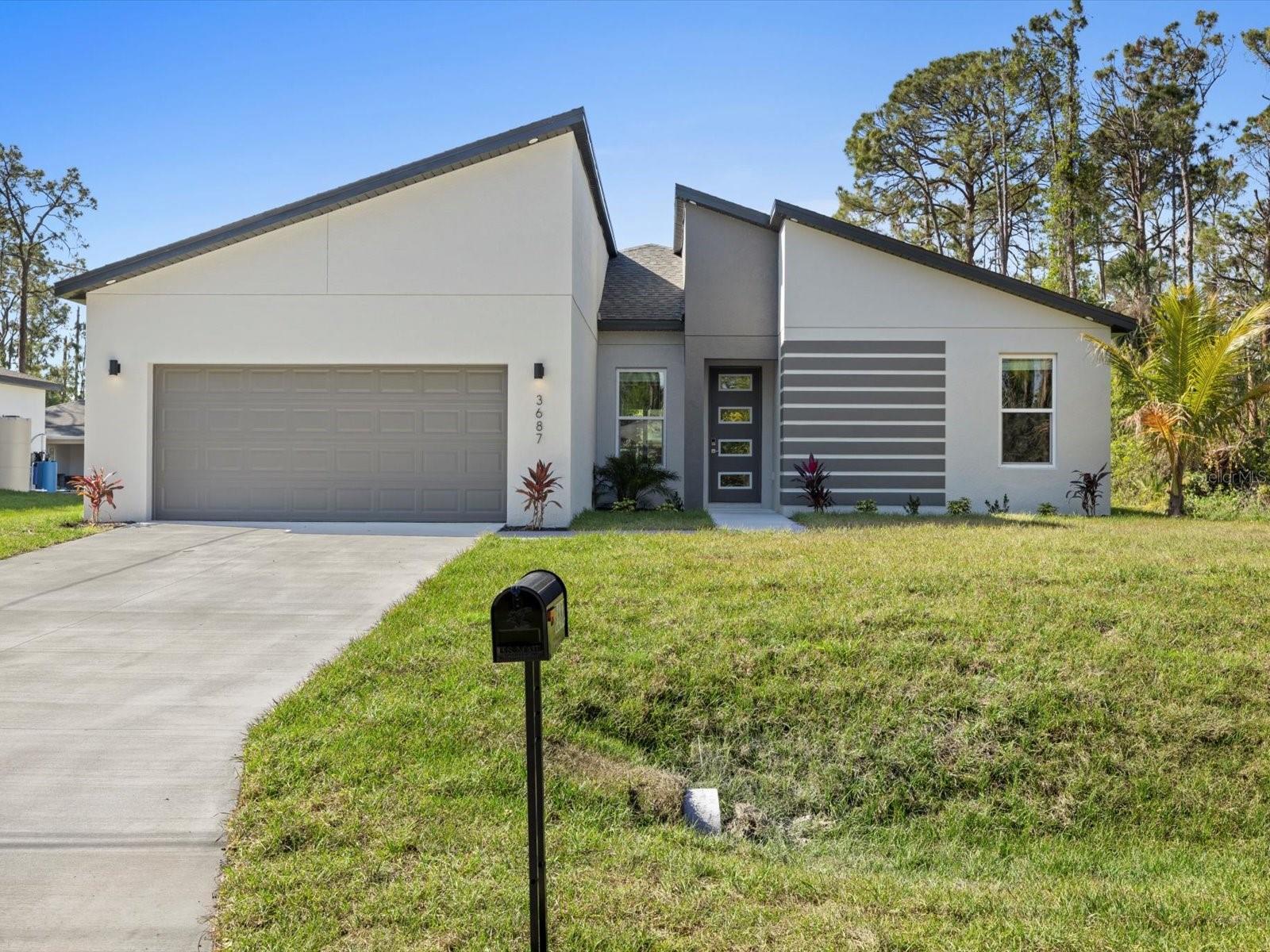 Image 6 of 31 For 24520 Kingsway Circle