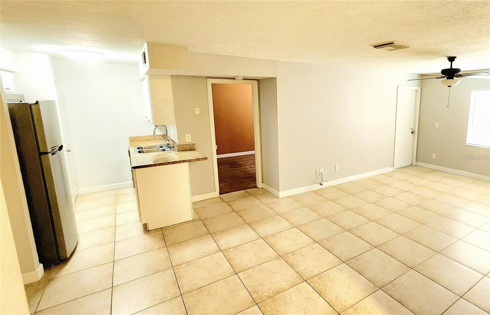 Image 4 of 16 For 552 Golden Raintree Place