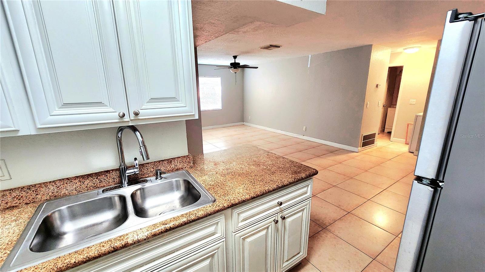 Image 6 of 16 For 552 Golden Raintree Place