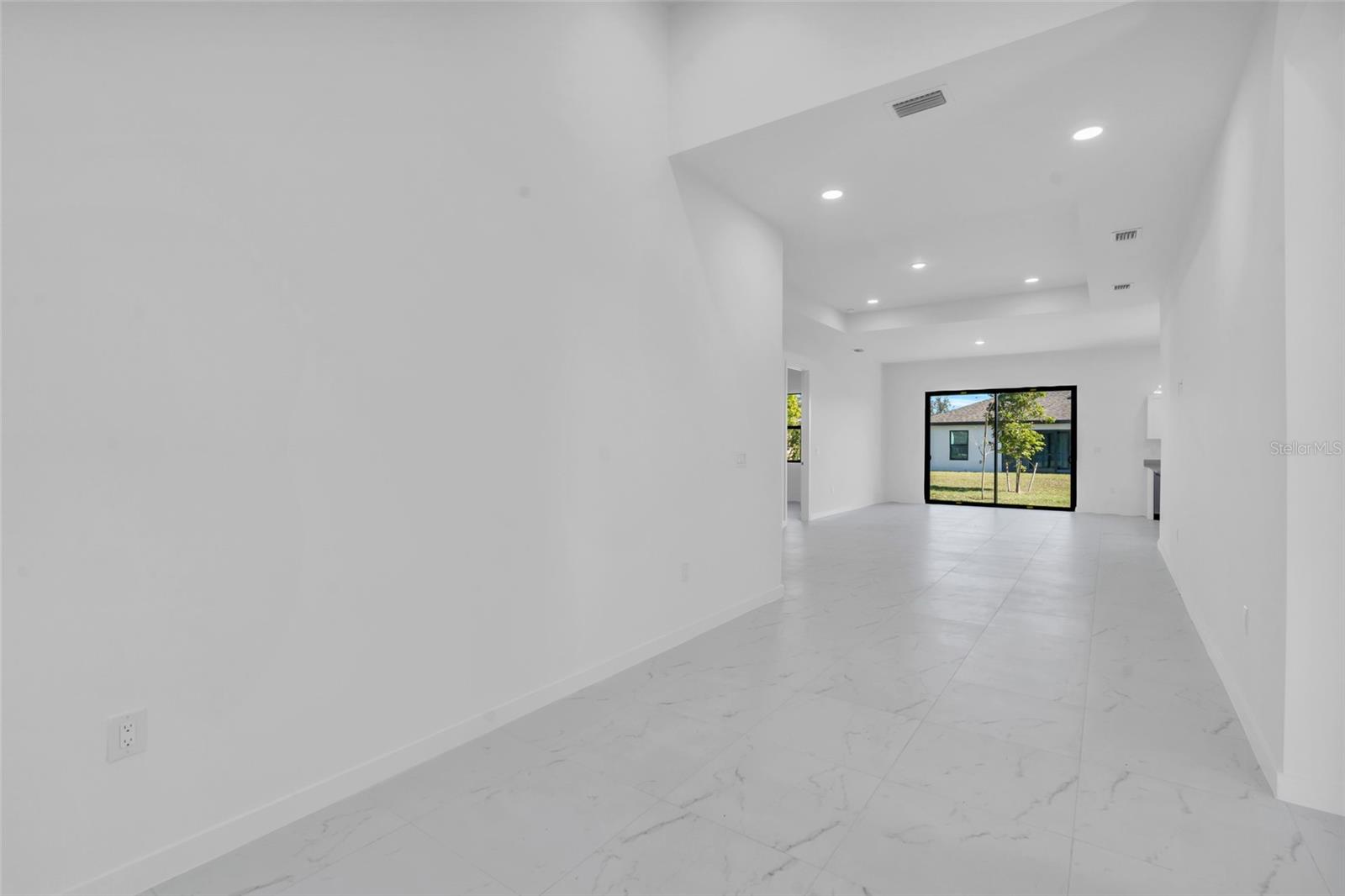 Image 3 of 31 For 1114 El Dorado Boulevard N