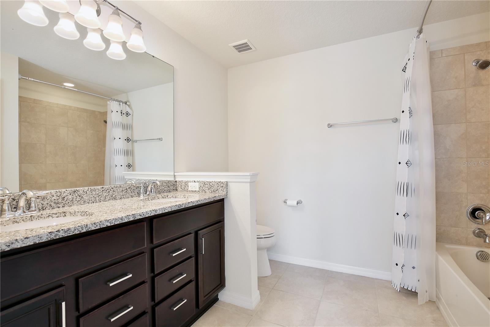 Image 21 of 31 For 5025 Walker Street