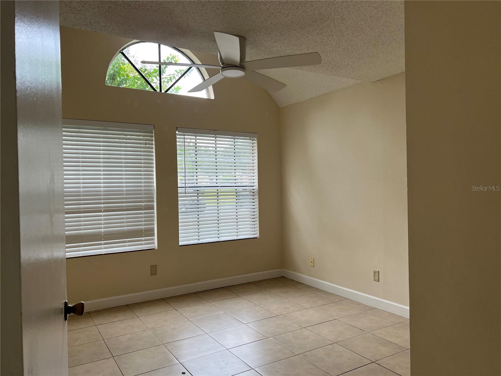 Image 4 of 7 For 320 Black Oak Court 108