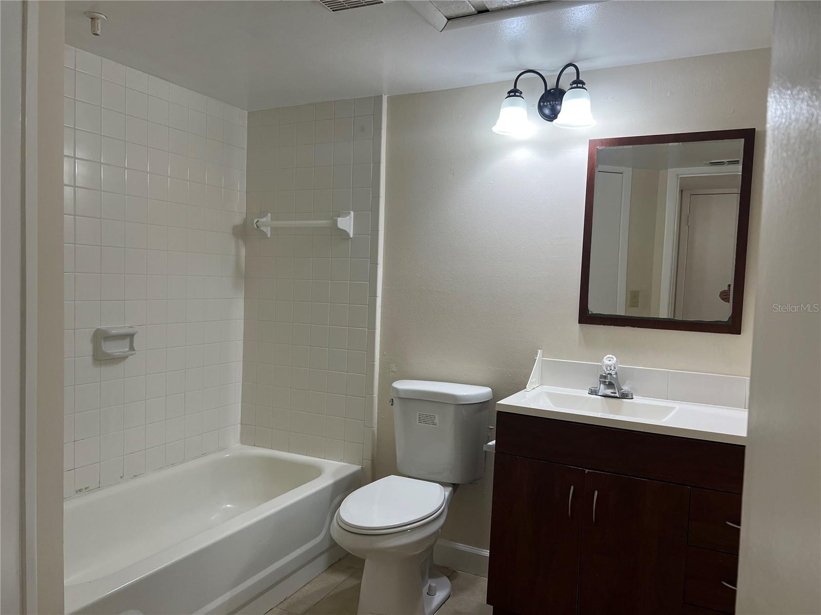Image 6 of 7 For 320 Black Oak Court 108