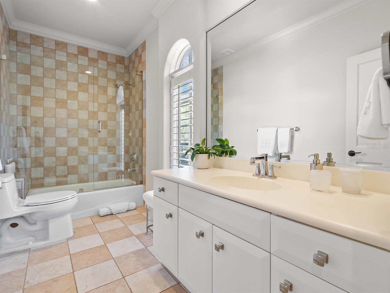 Image 36 of 59 For 861 Bonita Drive