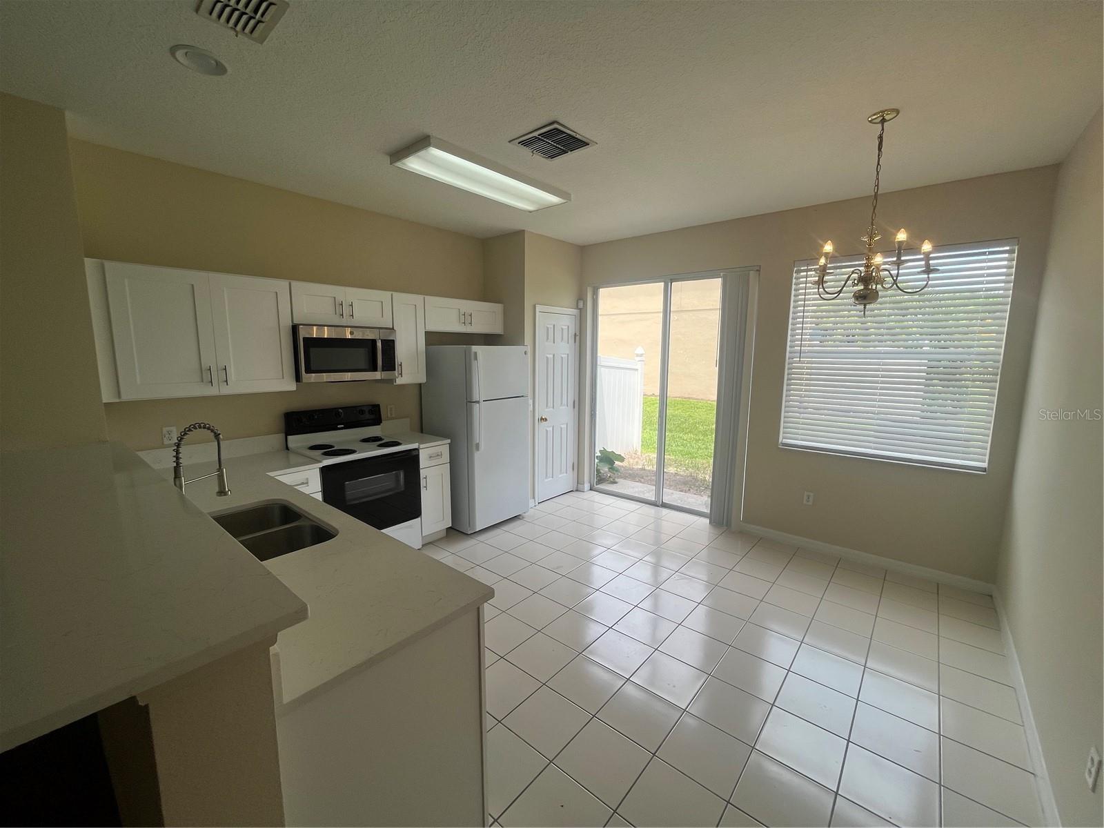 Image 11 of 36 For 5290 Paradise Cay Circle