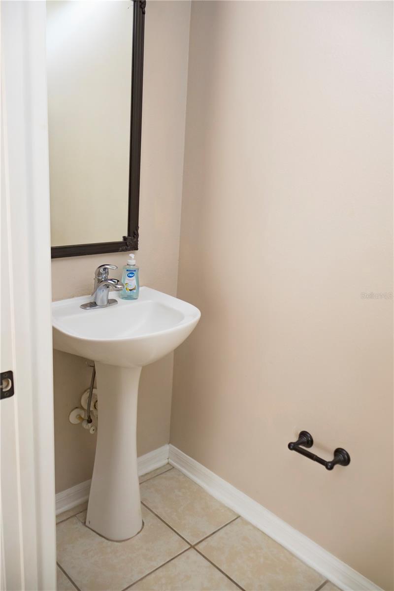 Image 33 of 48 For 719 Garnette Avenue