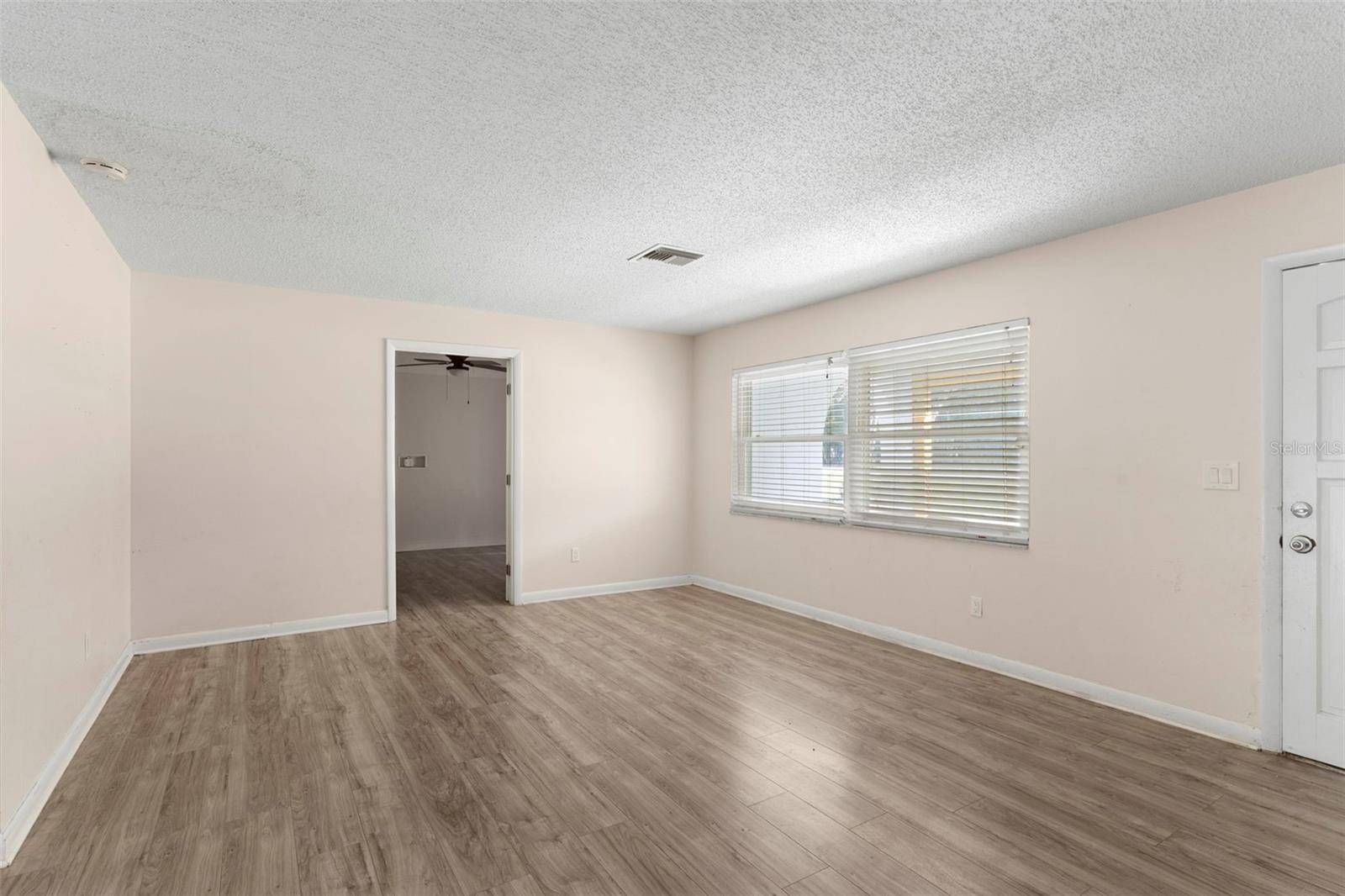 Image 10 of 34 For 20639 Rainbow Lakes Boulevard