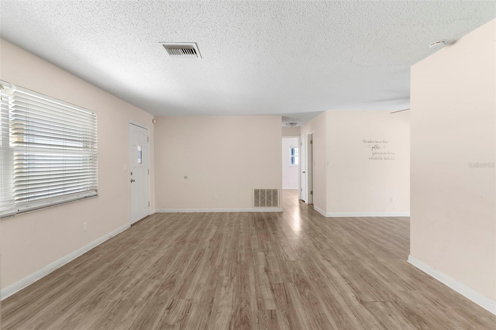 Image 11 of 34 For 20639 Rainbow Lakes Boulevard