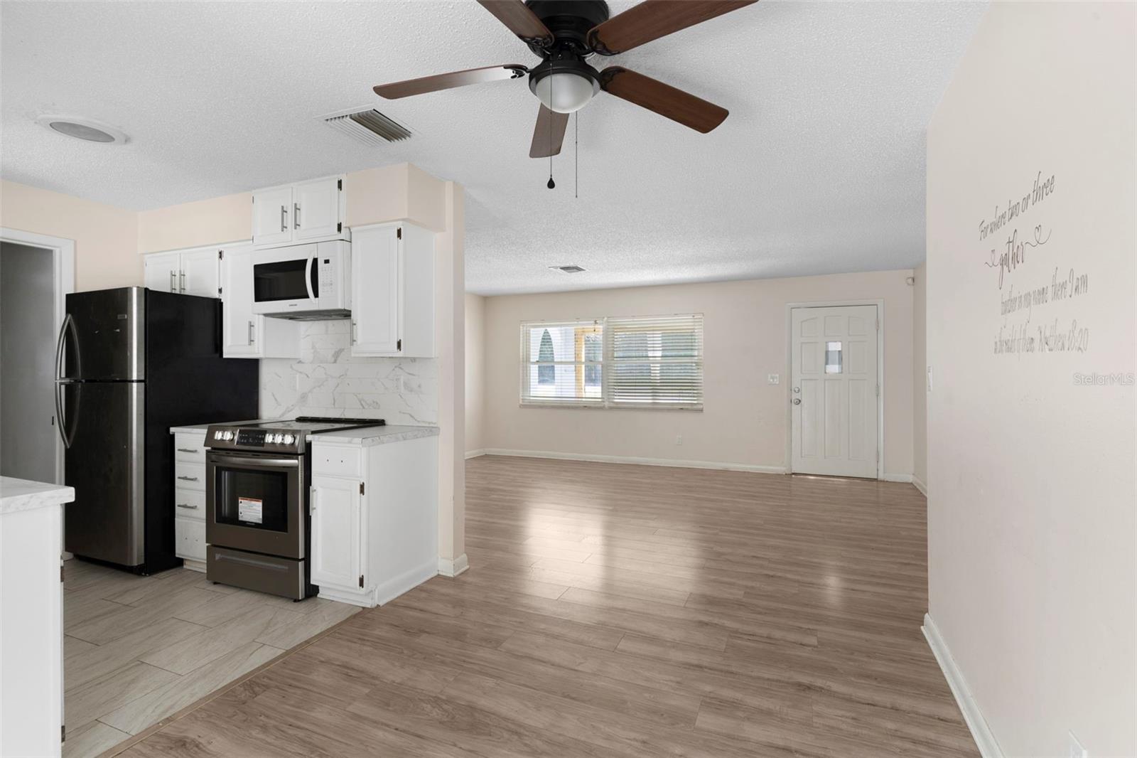 Image 13 of 34 For 20639 Rainbow Lakes Boulevard
