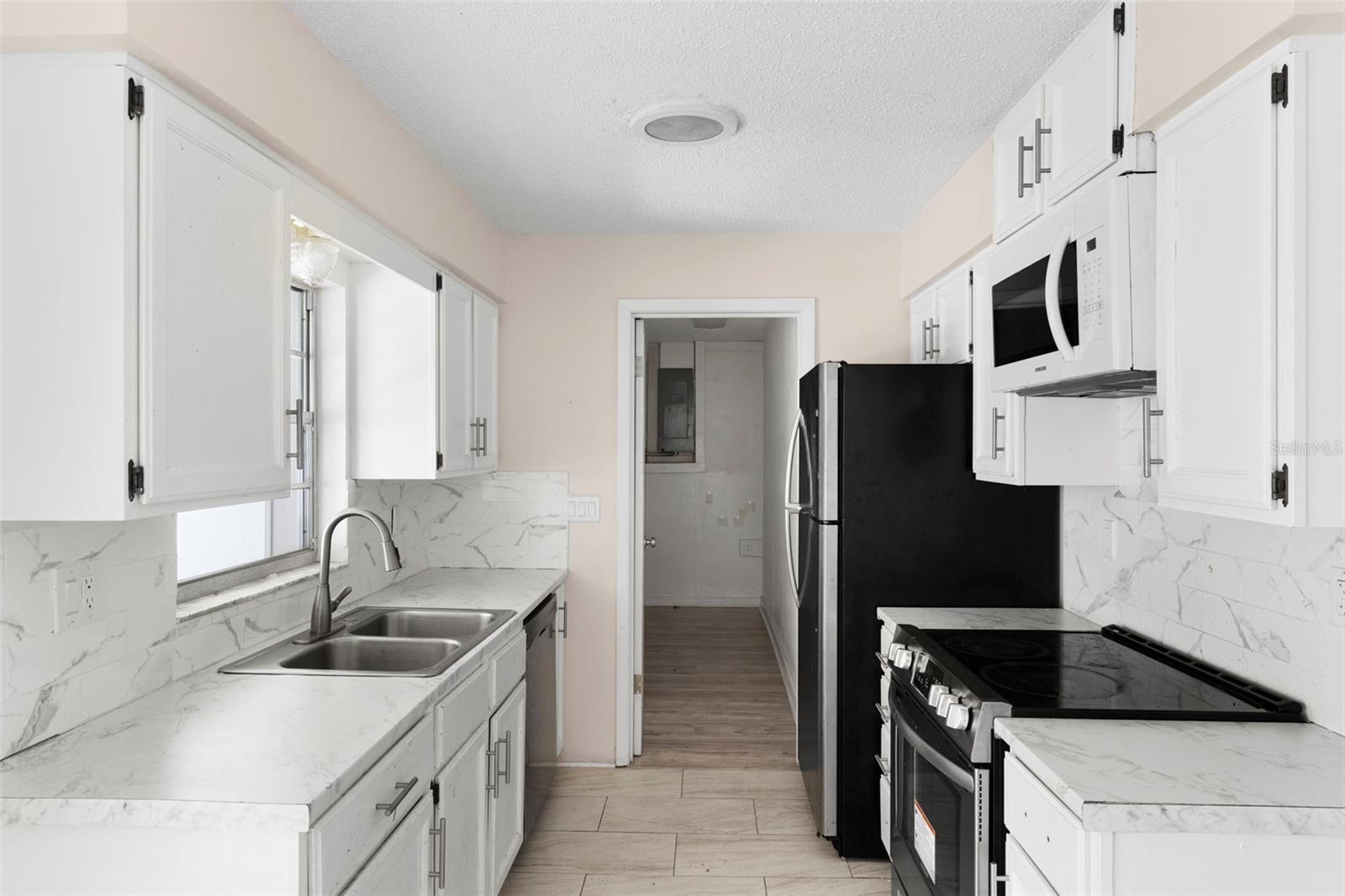 Image 14 of 34 For 20639 Rainbow Lakes Boulevard