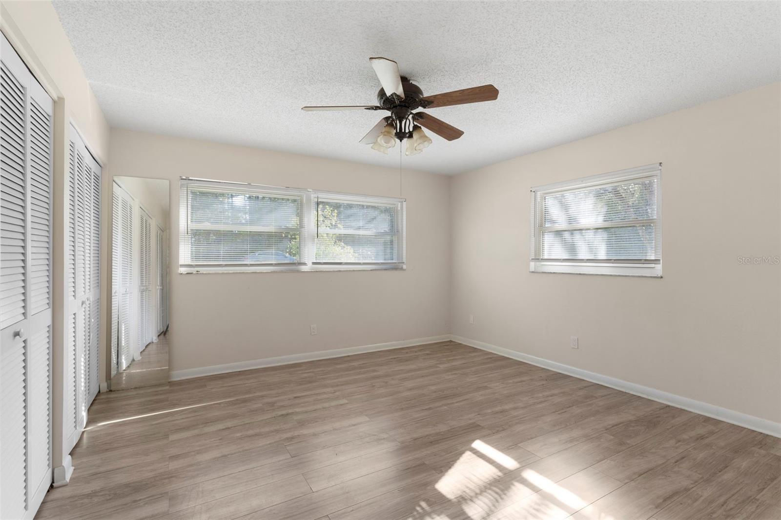 Image 21 of 34 For 20639 Rainbow Lakes Boulevard