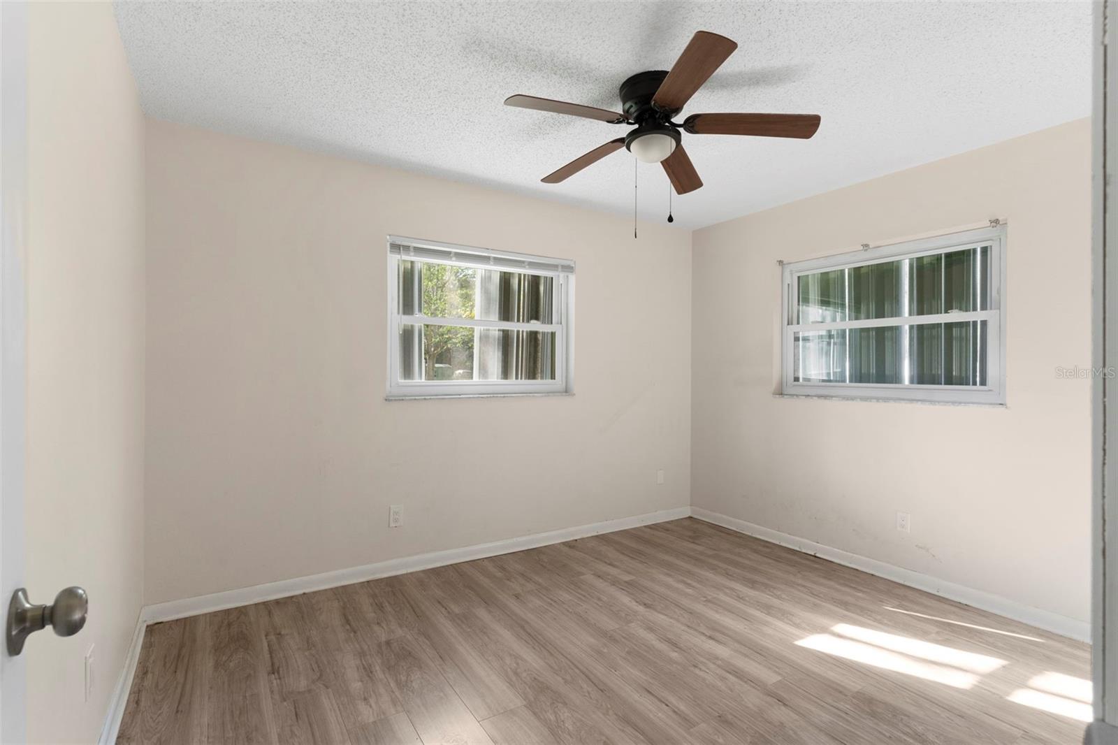 Image 24 of 34 For 20639 Rainbow Lakes Boulevard
